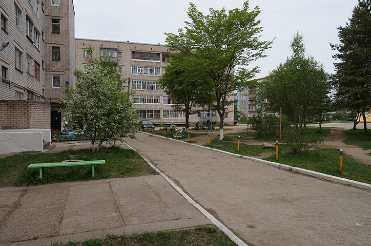 Двор дома №12 в селе Шухободь